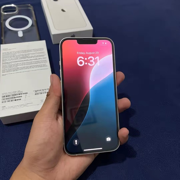 iPhone13 - Picture 4 of 10